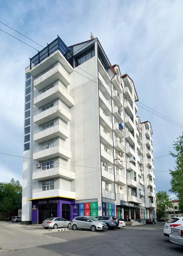 Kate'S Cozy Apartment Кутаиси Екстериор снимка