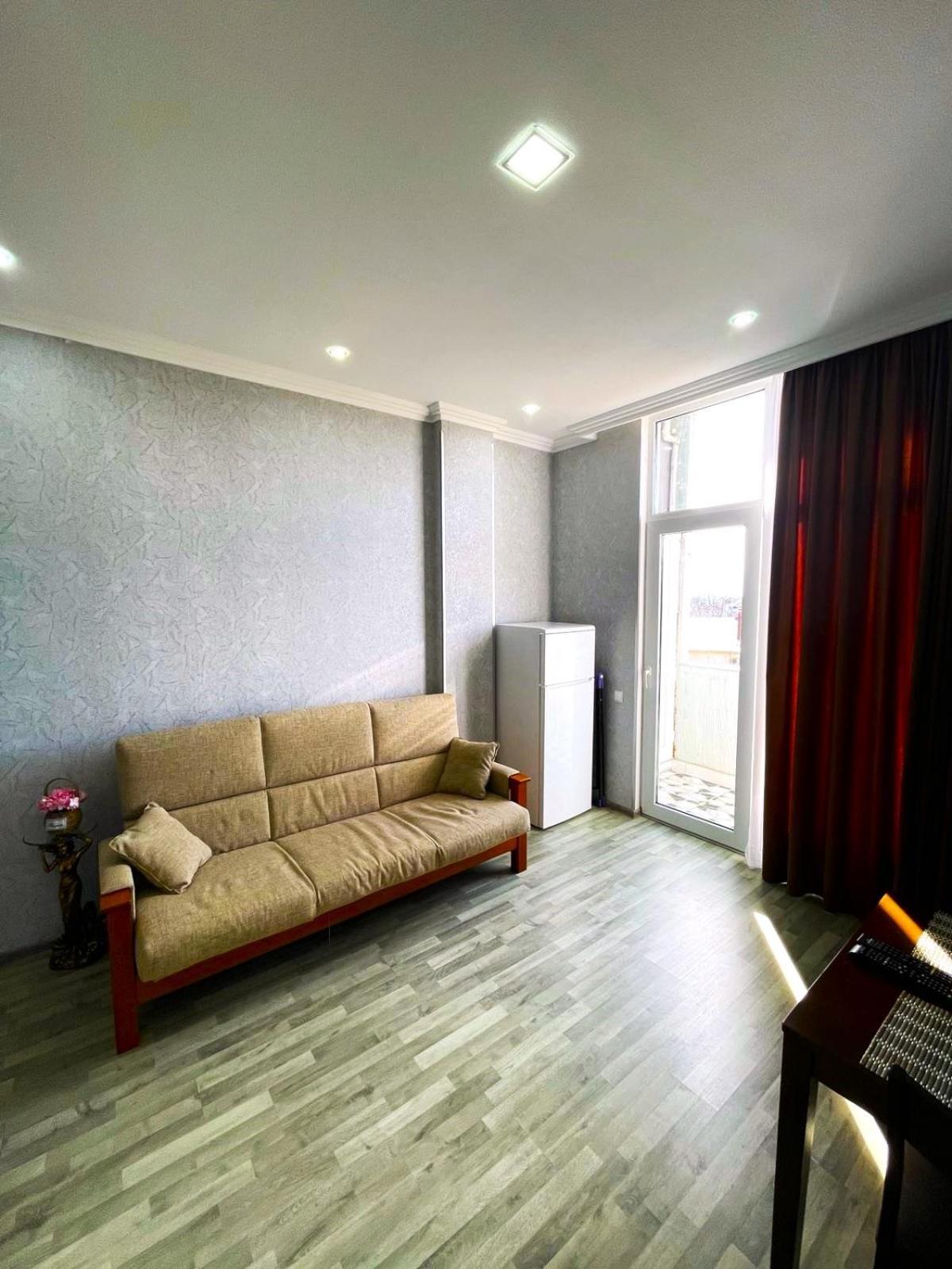 Kate'S Cozy Apartment Кутаиси Екстериор снимка