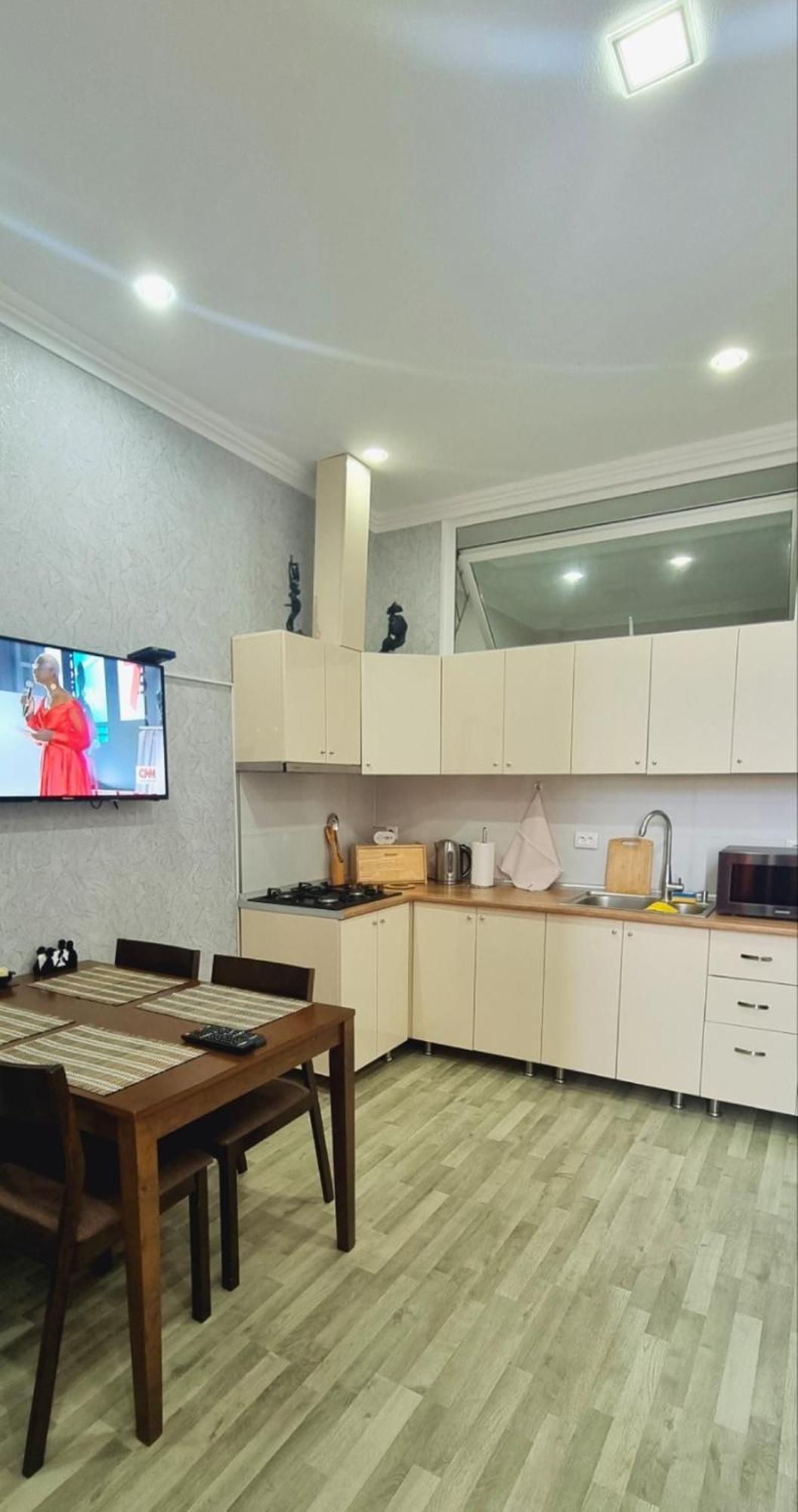 Kate'S Cozy Apartment Кутаиси Екстериор снимка